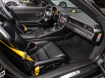 PORSCHE 991