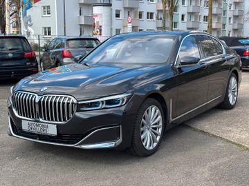 BMW 740
