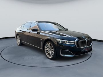 BMW 745