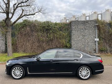 BMW 740
