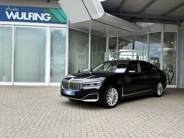 BMW 745