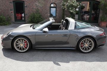 PORSCHE 991