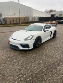 PORSCHE Cayman