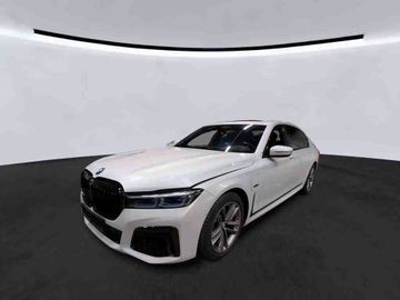 BMW 745