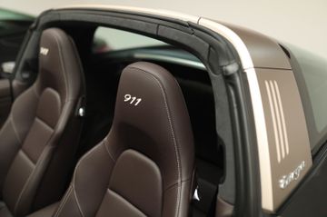 PORSCHE 991