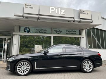 BMW 750