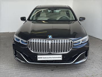 BMW 745
